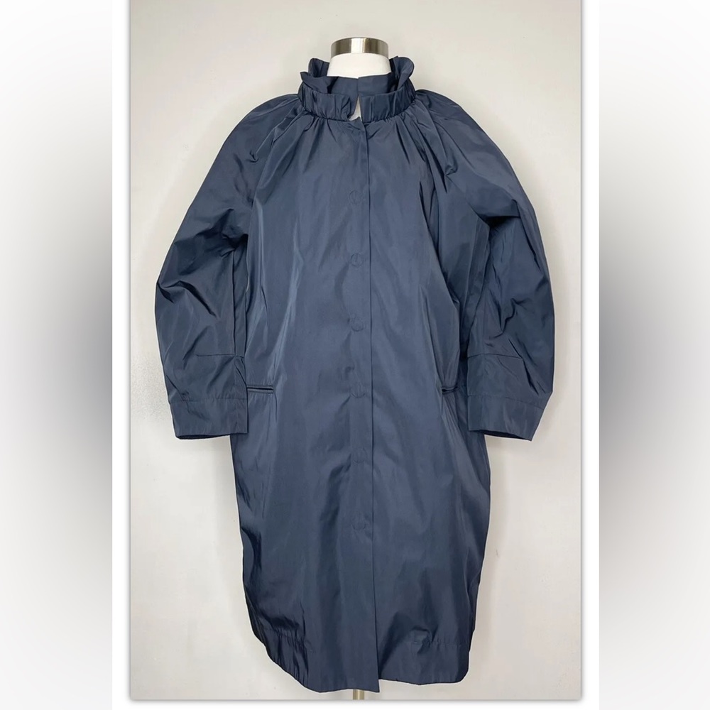 Armani Collezioni Water Resistant Travel Coat. Size: 12